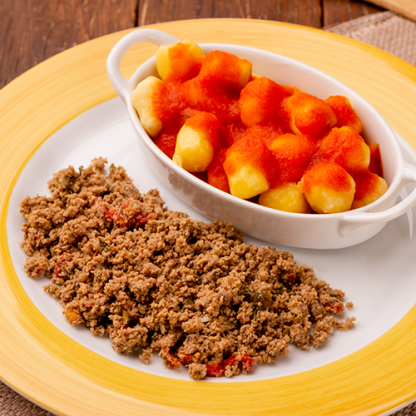 14 – carne moída + nhoque de mandioquinha + molho de tomate
