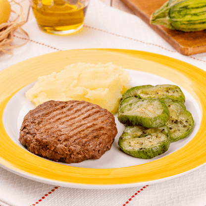 6 – hambúrguer de carne + purê de batata + abobrinha italiana