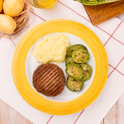 6 – hambúrguer de carne + purê de batata + abobrinha italiana