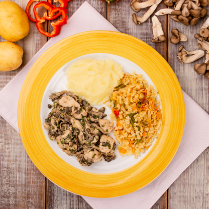 11 – frango com shimeji + arroz integral à grega + purê de batata