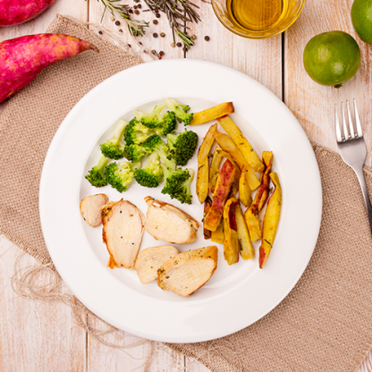 6 – frango grelhado – lemon pepper + batata doce rústica + brócolis grelhado