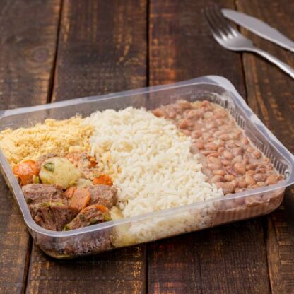 nosso pf- prato 3- picadinho + arroz banco + feijão carioca e farofa