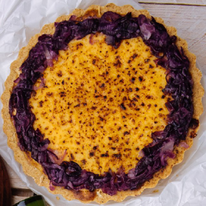 quiche de queijo de cabra com cebola roxa caramelizada (m)