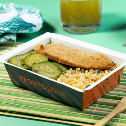 marmita – st petter empanado e assado + arroz integral à grega + abobrinha italiana