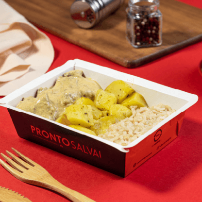 marmita – strogonoff light de carne + arroz integral + batata sautée marmita – strogonoff light de carne + arroz integral + batata sautée